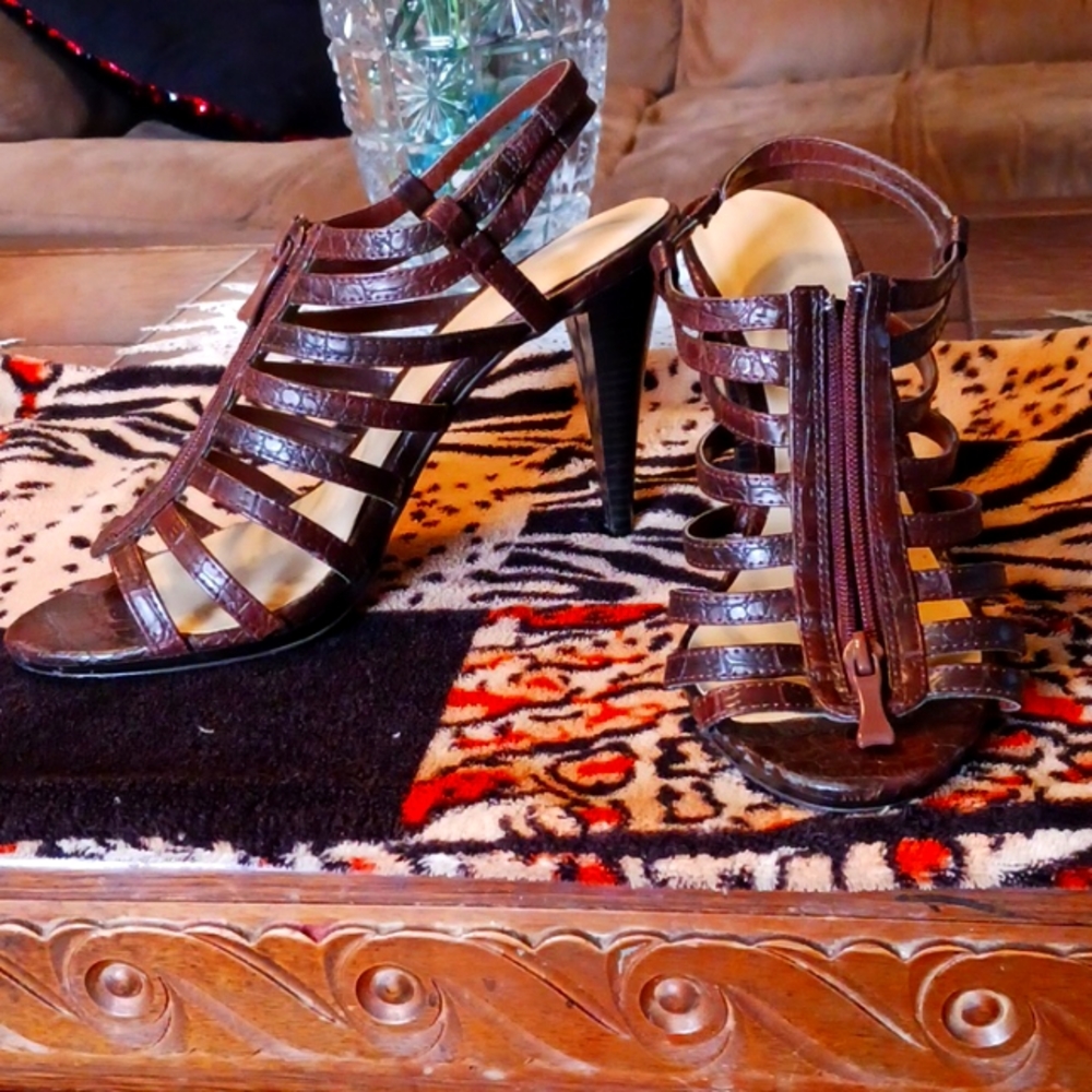 Murino stiletto shoe dark brown size 10M